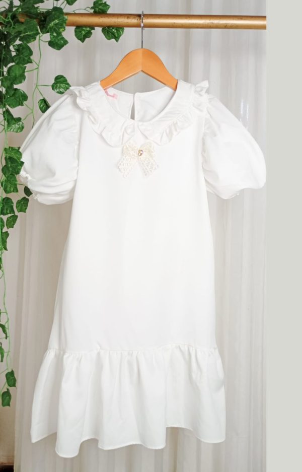 Alternative view of Vestido Infantil Off White – Elegância, Leveza e Conforto